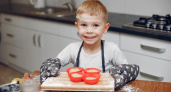 Как научить ребенка готовить: с чего начать