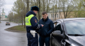 Скажете это гаишнику – 45 000 рублей с правами улетят в трубу: 3 опасные фразы