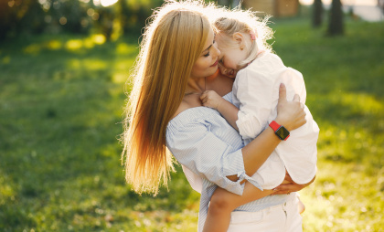 Мам не оставят в беде: в России открылась первая специализированная служба помощи матерям