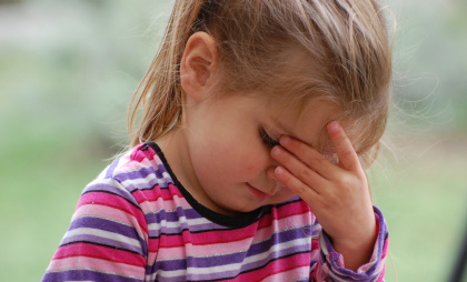 20 фраз, которые ранят даже взрослых детей: эти "добрые" слова оставляют шрамы