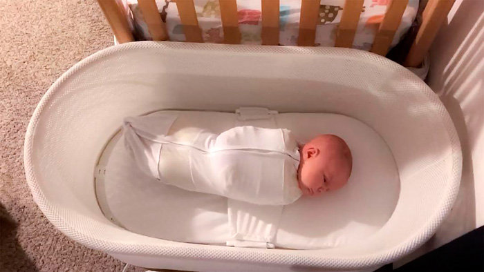 Умная кроватка-робот для укачивания младенцев
