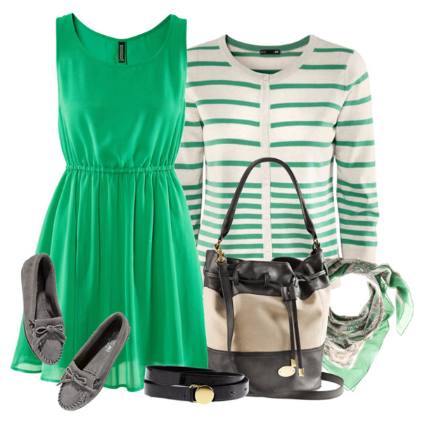 Зеленое платье и серые туфли