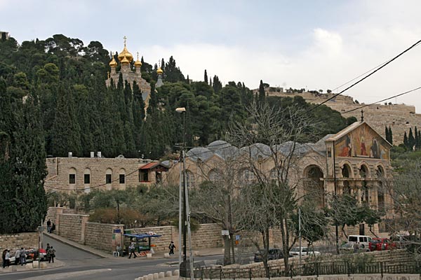Храм Всех Наций и русская церковь Марии Магдалины в Гефсимании