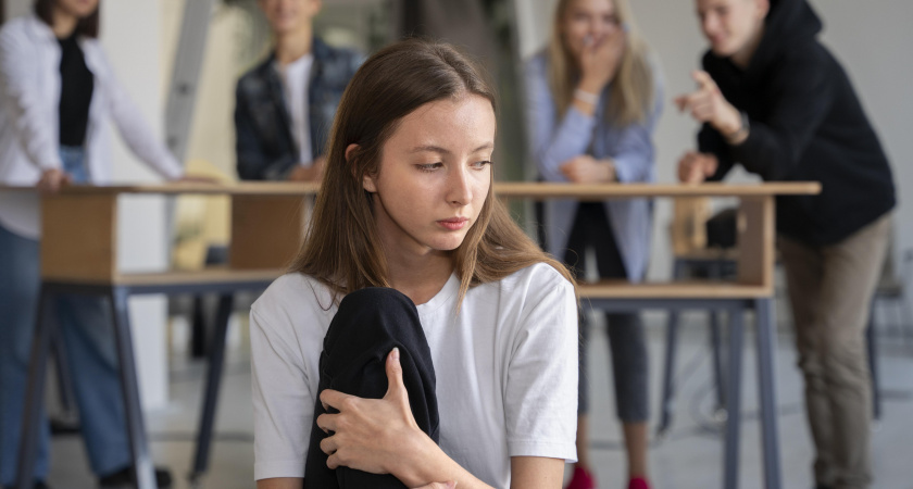 Полмиллиона рублей за травлю в школе: депутаты предлагают жесткие меры