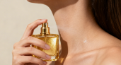 Наносить духи на запястья - прошлый век: запомните 6 мест на теле, где парфюм звучит в разы ярче