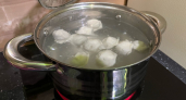 Пельмени получатся вкуснее всех блюд на свете: вот что добавить в кастрюлю - не чеснок, не перец и не лаврушка