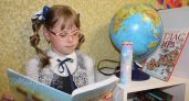 Психологи рассказали, каким навыкам научить будущего первоклашку за лето