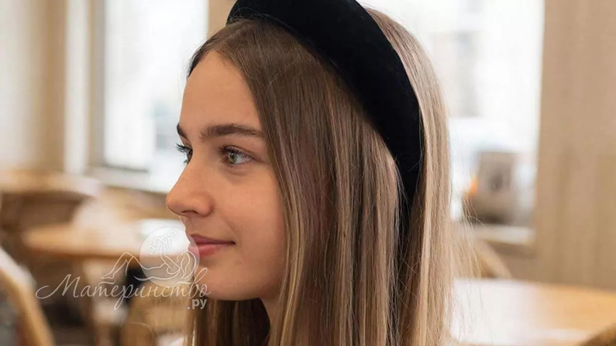 В моду возвращаются ободки: как носить трендовый аксессуар из 90-х в 2026 году