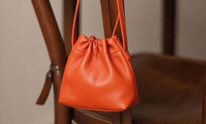 Сумки-кисеты вернулись в моду: ностальгия по 2010-м, которая покоряет 2026-й