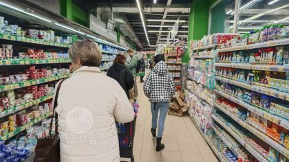 Нельзя есть красное, острое и рыбу: разобрали главные мифы о питании беременных